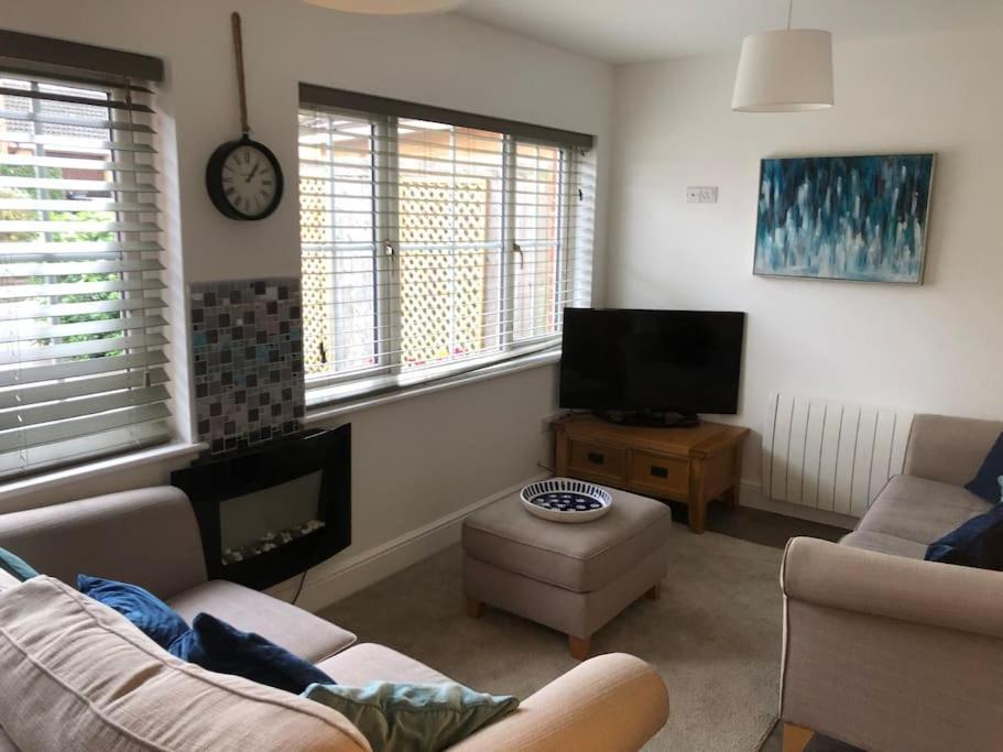 Dease Manor Apartment Higham Ferrers Exterior foto